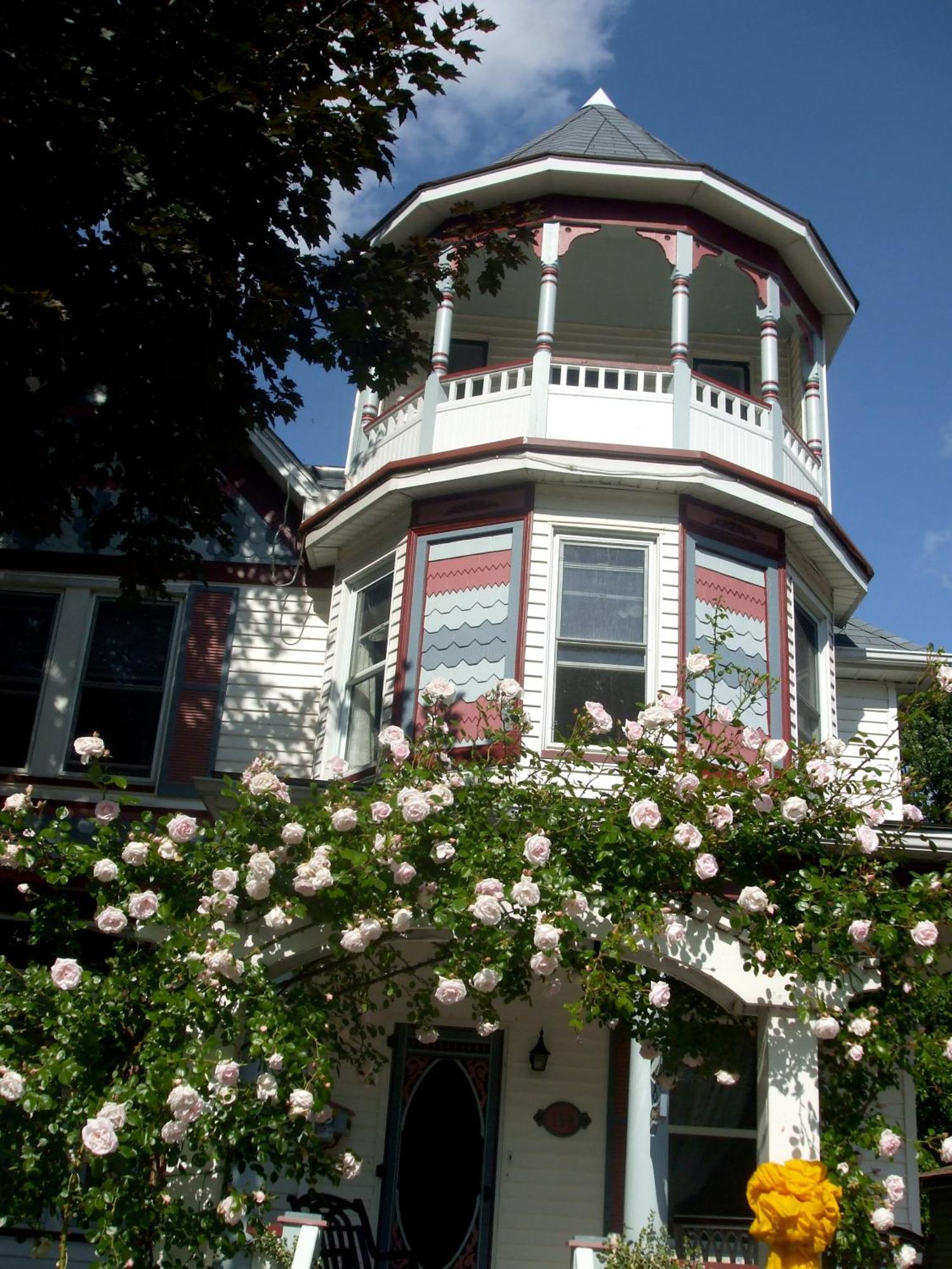 Bondy House Bed & Breakfast Amherstburg Екстер'єр фото