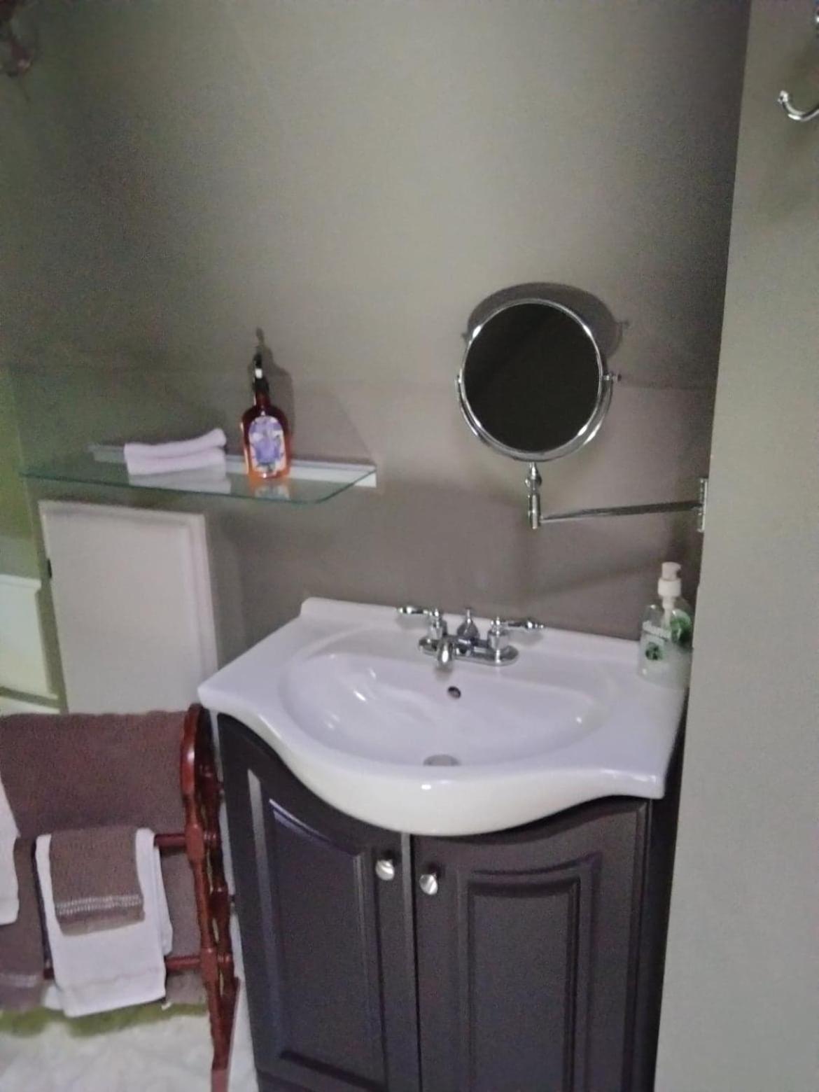 Bondy House Bed & Breakfast Amherstburg Екстер'єр фото