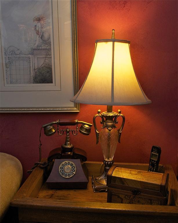 Bondy House Bed & Breakfast Amherstburg Екстер'єр фото