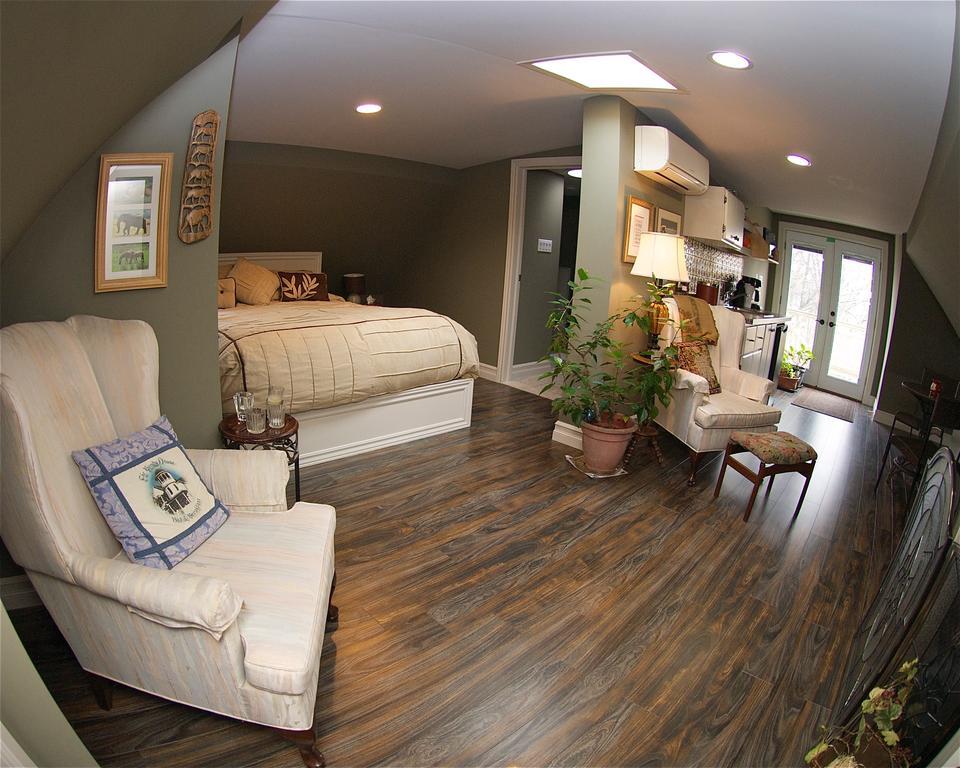 Bondy House Bed & Breakfast Amherstburg Екстер'єр фото