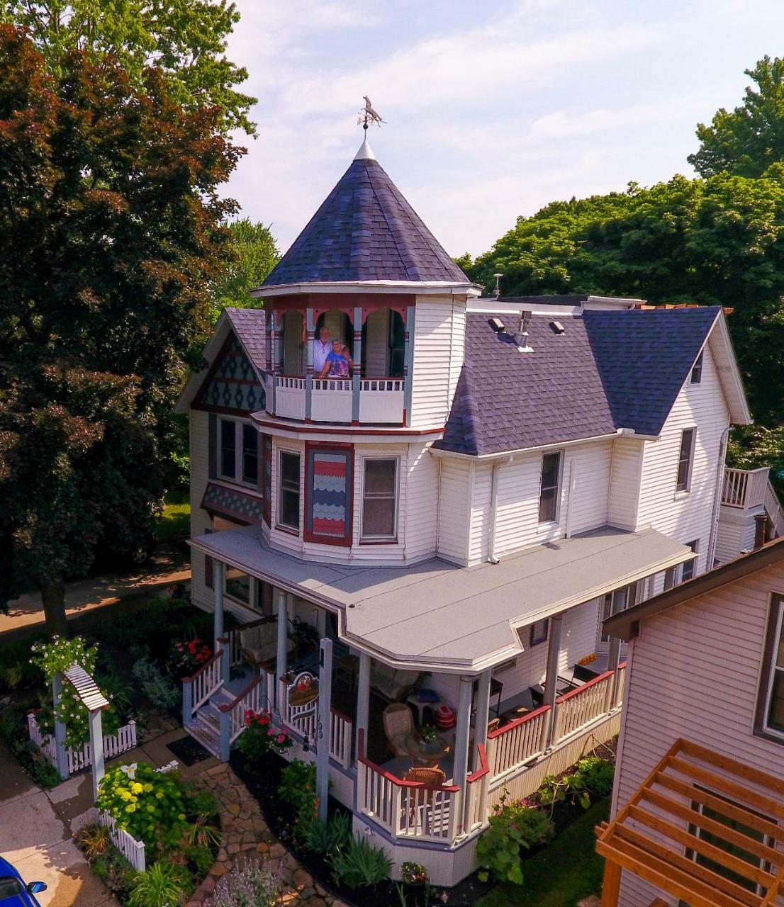 Bondy House Bed & Breakfast Amherstburg Екстер'єр фото