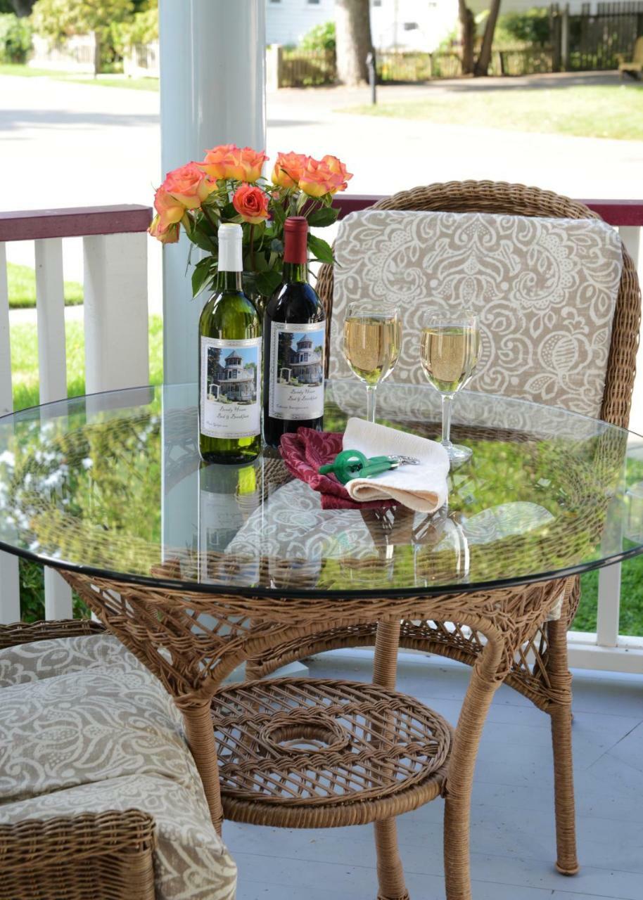 Bondy House Bed & Breakfast Amherstburg Екстер'єр фото
